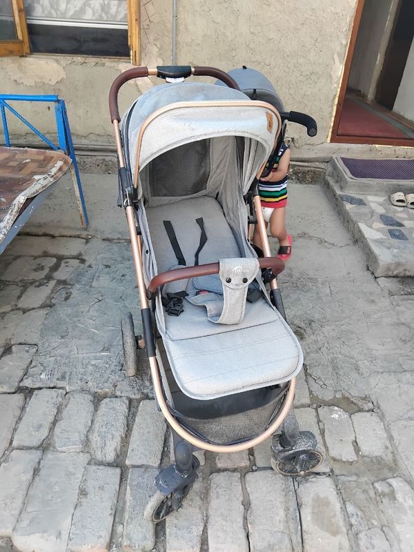 Kolyaska pochti novaya akuratno ispolzovannaya chistaya otdadim deshev Kolyaska pochti novaya akuratno ispolzovannaya chistaya otdadim deshev