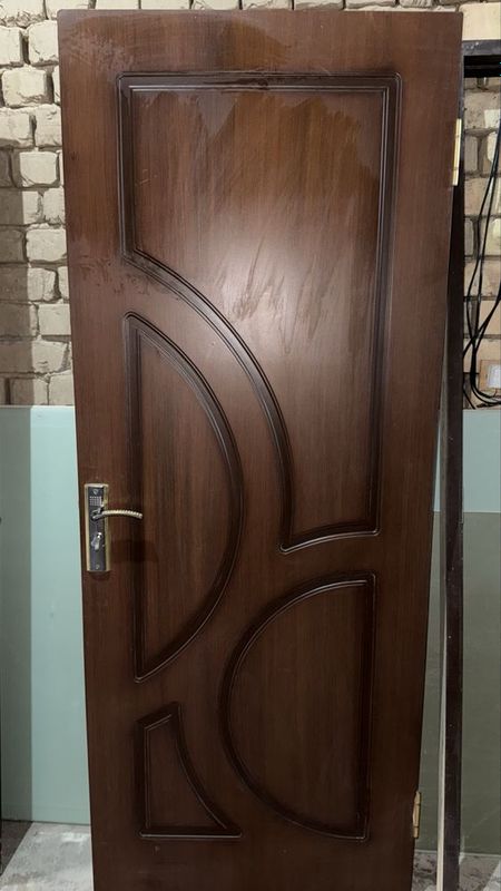 Двери MDF продается срочно Двери MDF продается срочно