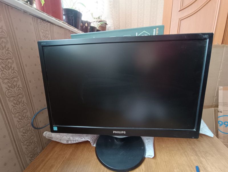 Монитор Philips 19"