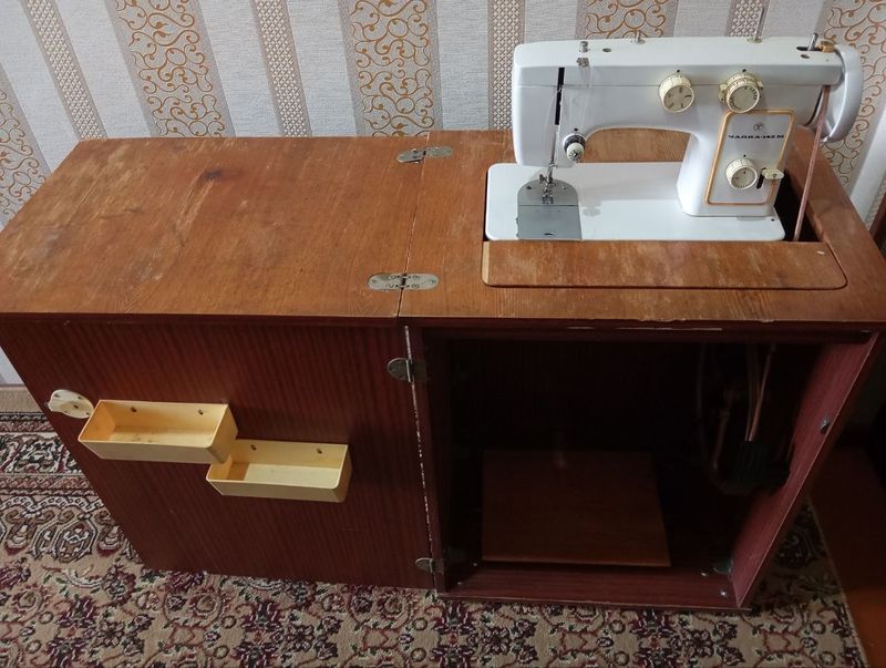 Швейная машина продается