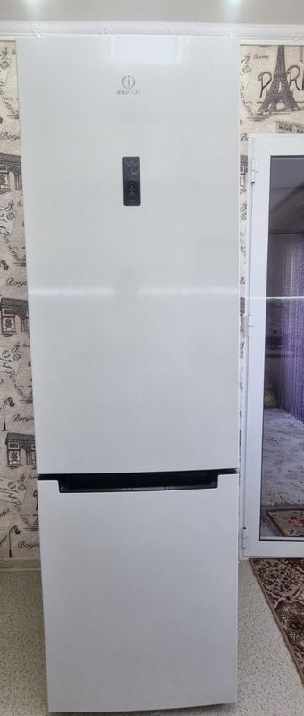 INDESIT DF5200W