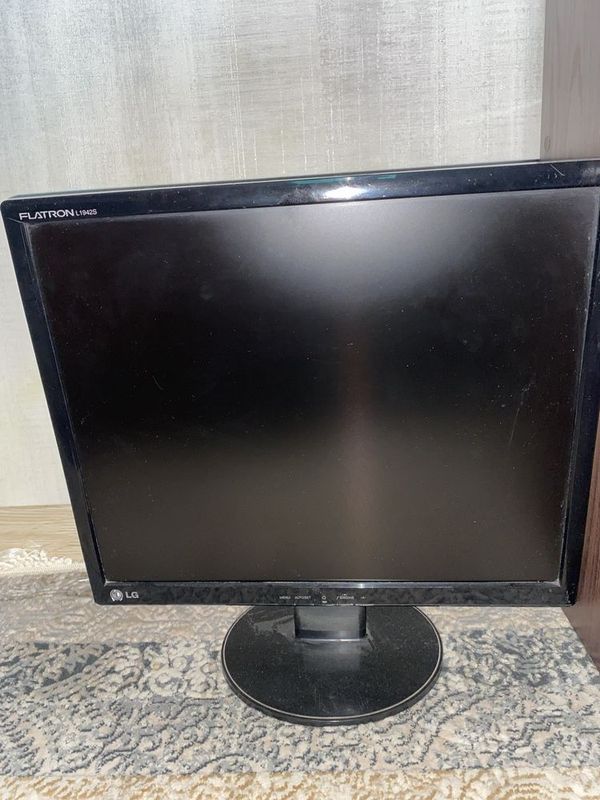 Lg монитор, рабочий Lg монитор, рабочий