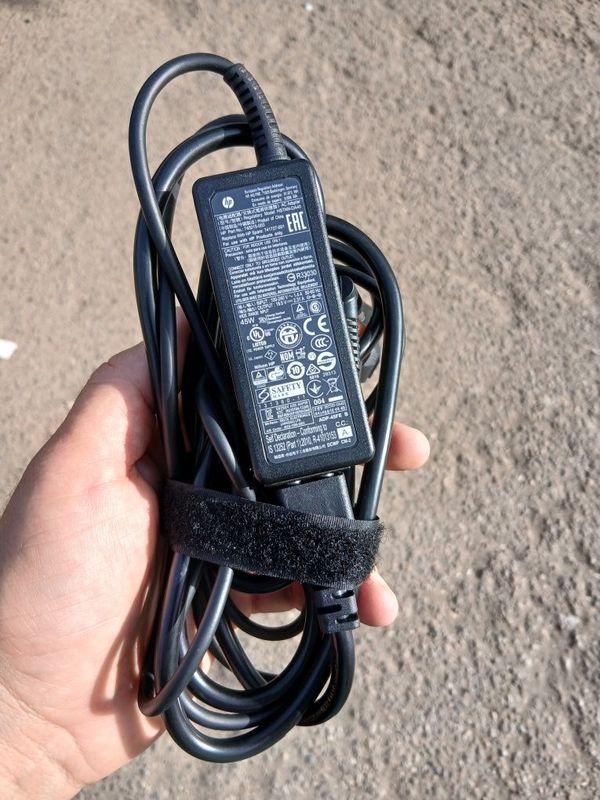 H/p zaryadchik srochni sotiladi H/p zaryadchik srochni sotiladi