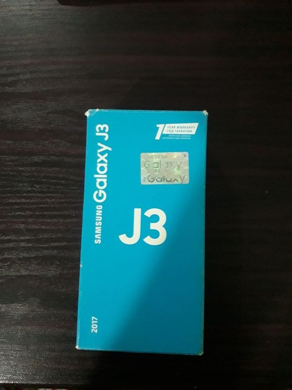 J3 telefon sotiladi