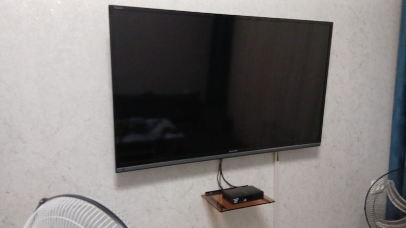 Телевизор Sharp 46 дймовый