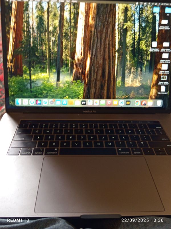 Macbook sotiladi