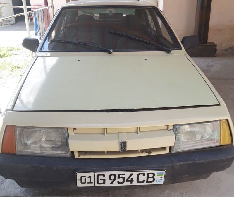 Vaz 2109 sotiladi gen beriladi