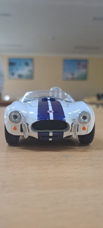 Игрушечная металическая машинка FORD COBRA