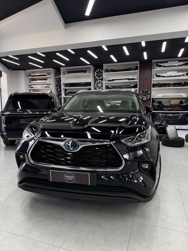 Toyota highlander 2.5 hybrid newww Toyota highlander 2.5 hybrid newww