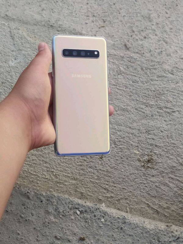 s10 5G 256gb ochilmagan 2.000.000mln som s10 5G 256gb ochilmagan 2.000.000mln som