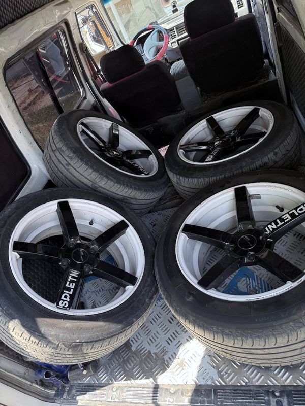 Диски vossen R17 4x114 215/55 перед 225/55 зад Диски vossen R17 4x114 215/55 перед 225/55 зад