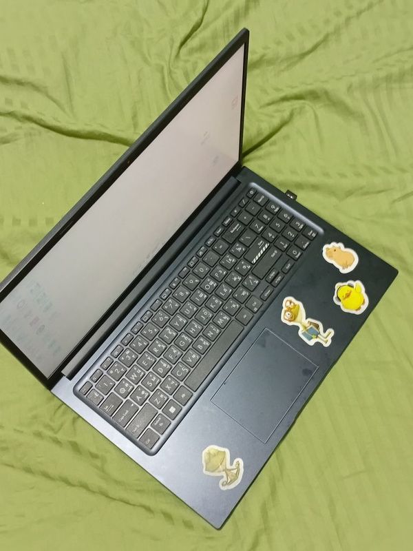 Asus vivobook 14 gb месяц в использовании в идеальном состоянии