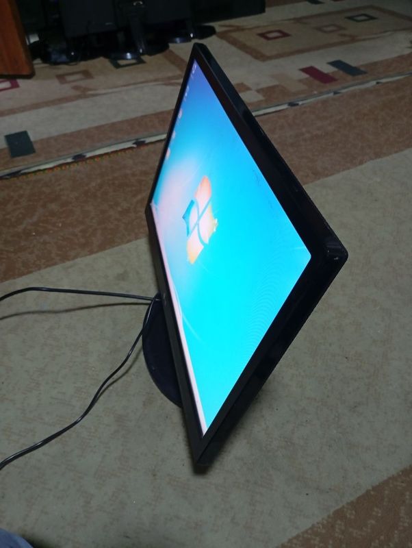 Мониторы LG flatron LED 19wide Мониторы LG flatron LED 19wide