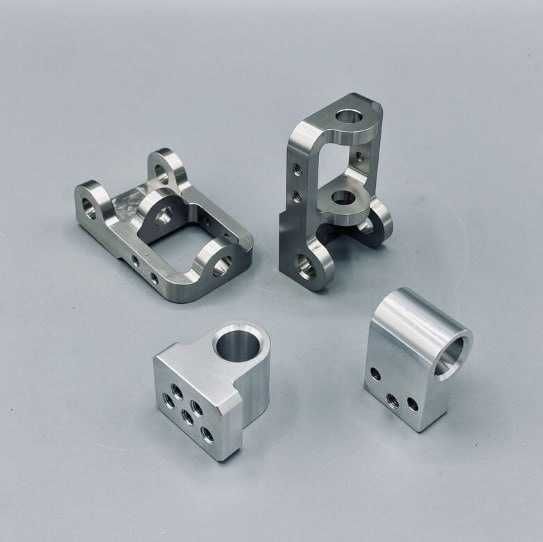 Zamonaviy CNC dastgohlarida metalga yuqori aniqlikda ishlov berish Zamonaviy CNC dastgohlarida metalga yuqori aniqlikda ishlov berish