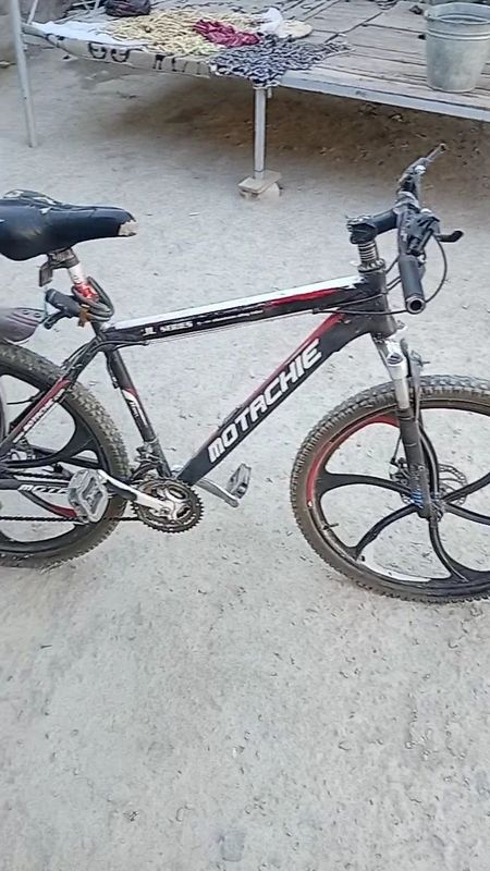 Velosiped sotiladi Velosiped sotiladi