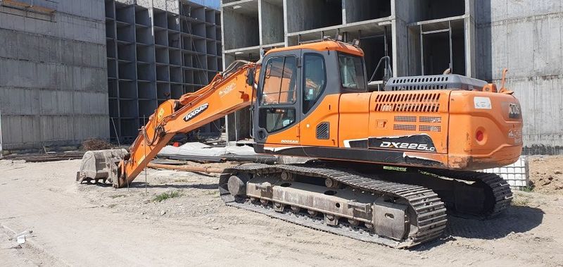Экскаватор doosan 225 сотилади Экскаватор doosan 225 сотилади