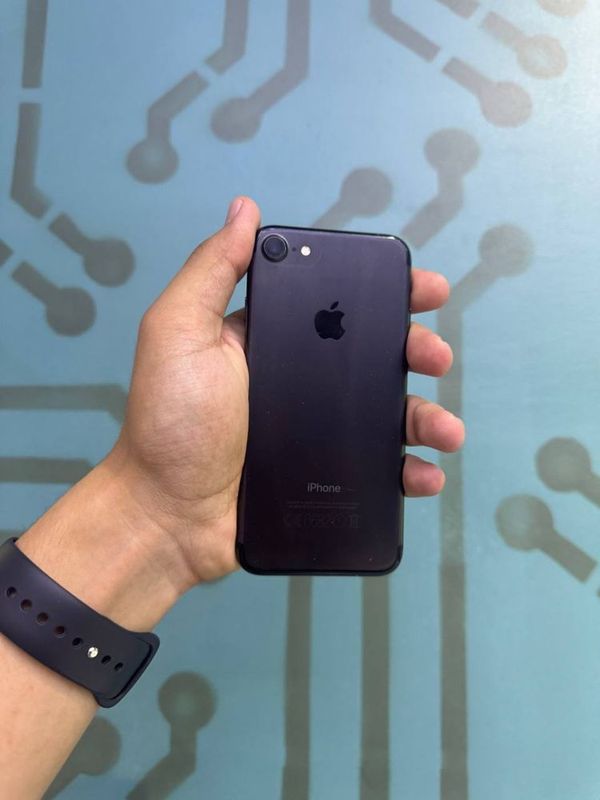 iphone 7 32gb 100% iphone 7 32gb 100%