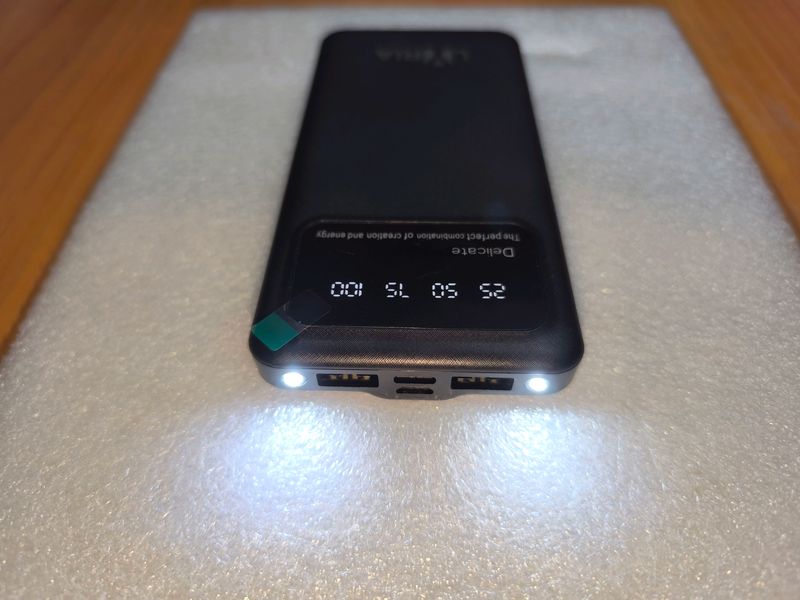 PowerBank Lyria 10,000 мА, новый. PowerBank Lyria 10,000 мА, новый.