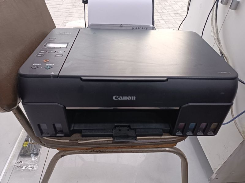 Rangi printer sotiladi Rangi printer sotiladi