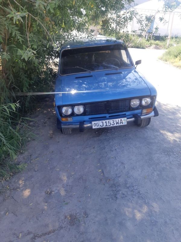 Juguli VAZ 2106 yurib turibdi
