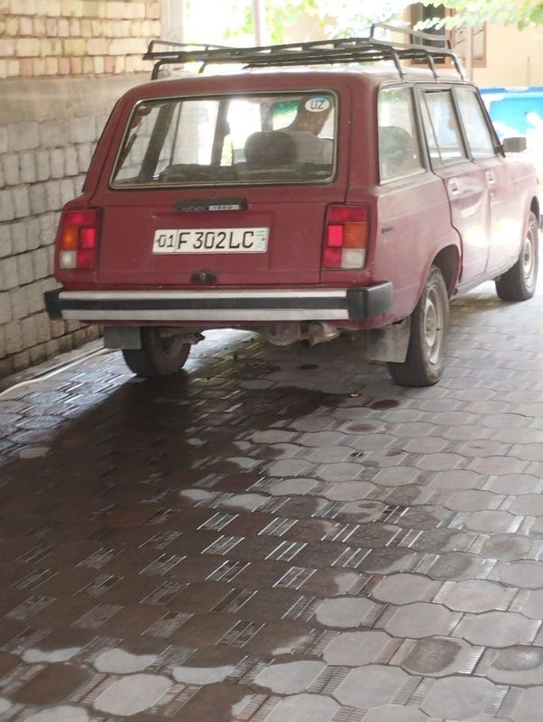2104 sotiladi 1990 yil 2104 sotiladi 1990 yil