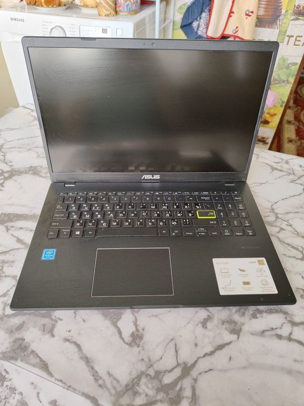 Ноутбук asus E510 Ноутбук asus E510