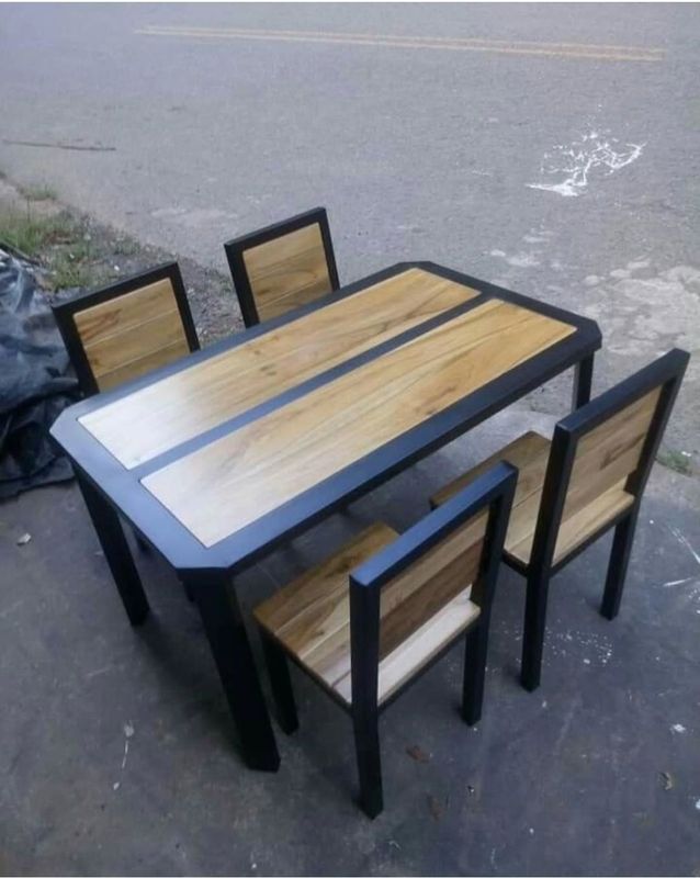 Деревянный двухместный кроватЬ на заказ.