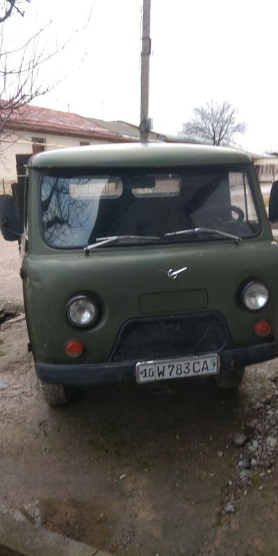 Uvazik sotiladi yaxshi xolatda Uvazik sotiladi yaxshi xolatda