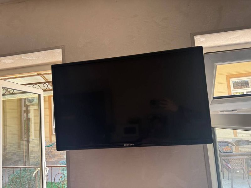 Televizor sotiladi Televizor sotiladi