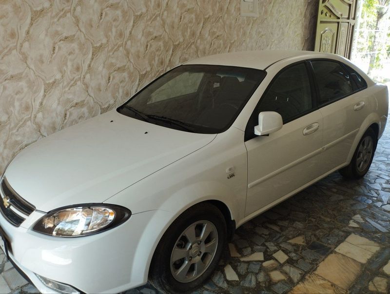 Lacetti Gentra sotiladi Lacetti Gentra sotiladi