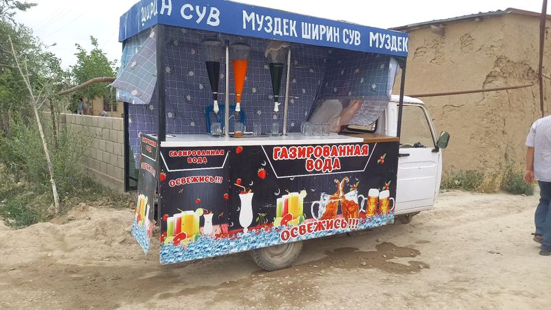 Kuchma dukon yozda gaz voda qishda xot dog Kuchma dukon yozda gaz voda qishda xot dog