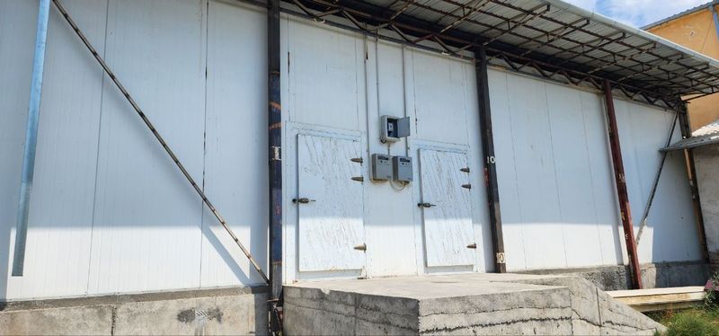 Мева сабзавотлар сақлаш учун музлаткич ( холодильник).