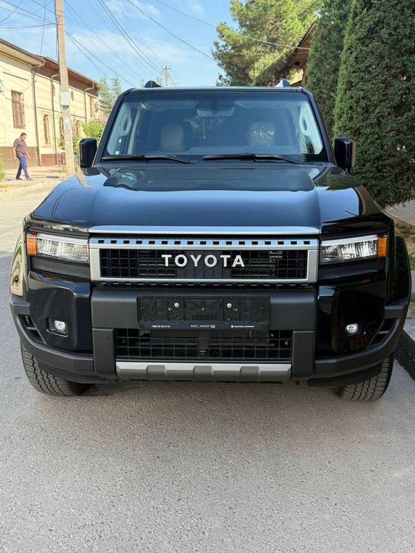 Toyota land cruiser prado