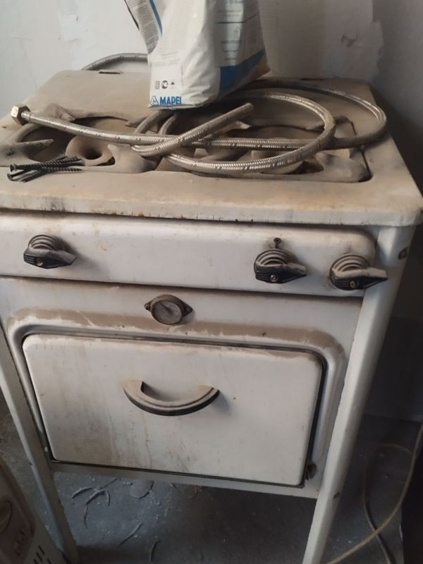 Продам 2х комфоручные газовые плиты