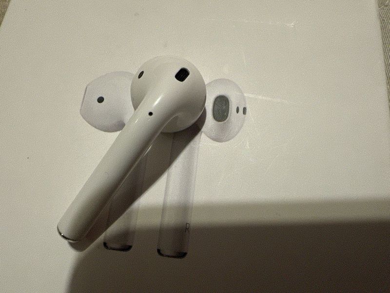 Airpods 2.1/2.2 левый наушник оригинал