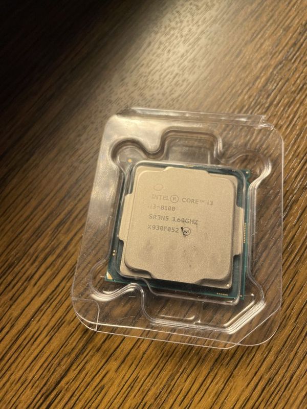 Идеальное состояние i3 8100 LGA 1151v2 Идеальное состояние i3 8100 LGA 1151v2