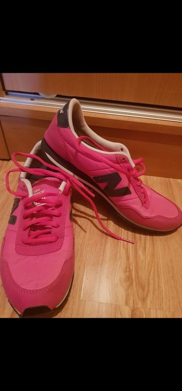 Кроссовки 38 рр New Balance оригинал состояние отличное Кроссовки 38 рр New Balance оригинал состояние отличное