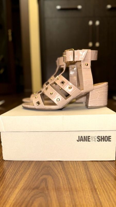 Продам босоножки оригинал Jane and the Shoe. Продам босоножки оригинал Jane and the Shoe.