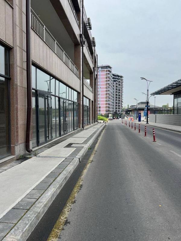 Продаётся нежилое помещения на сеул мун очен хорошая проходимост Продаётся нежилое помещения на сеул мун очен хорошая проходимост