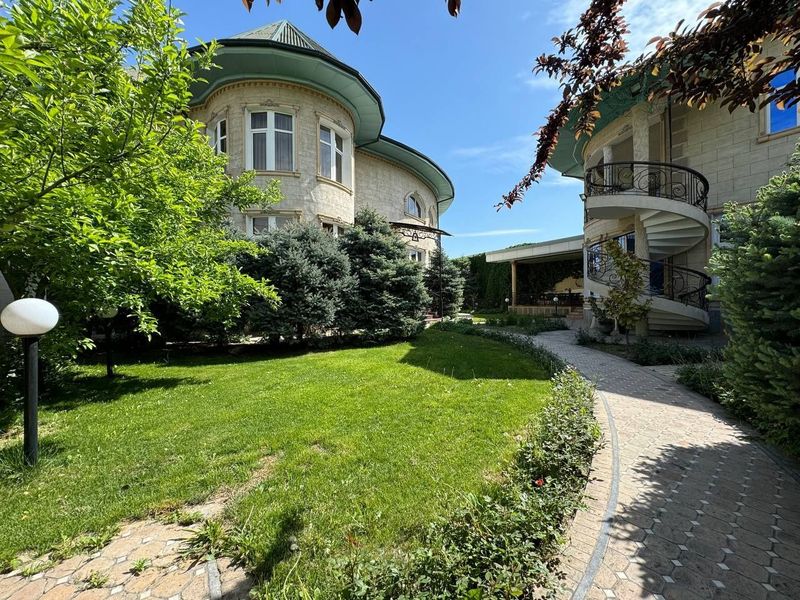 Продается Евро дом на Центре Луначарского Продается Евро дом на Центре Луначарского