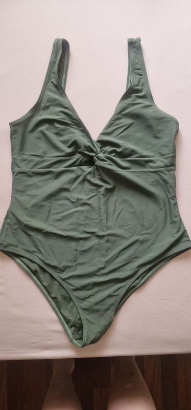 Продам купальник Продам купальник
