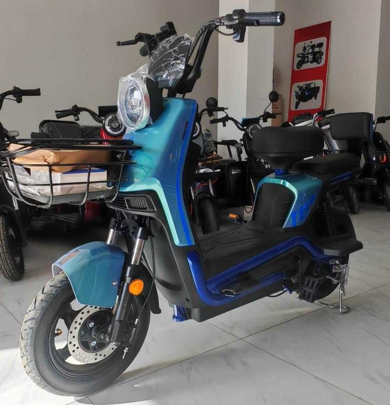 Elektrskuterlar motosikllar