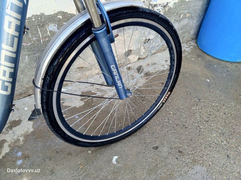 Katta velosiped sotiladi Katta velosiped sotiladi