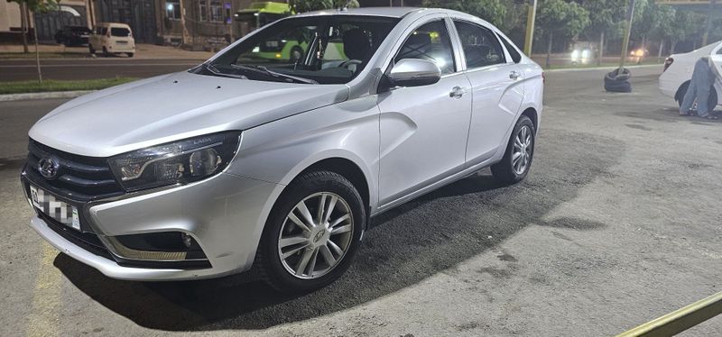 Продается Lada Vesta 1.8