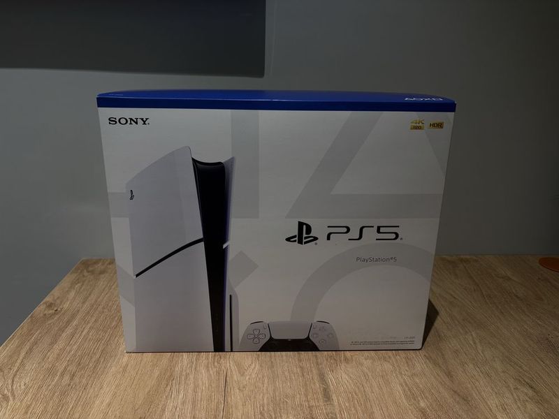 Playstation 5 slim CD 1tb даже не открывал Playstation 5 slim CD 1tb даже не открывал