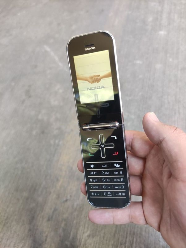 Nokia 7208 sotiladi Nokia 7208 sotiladi