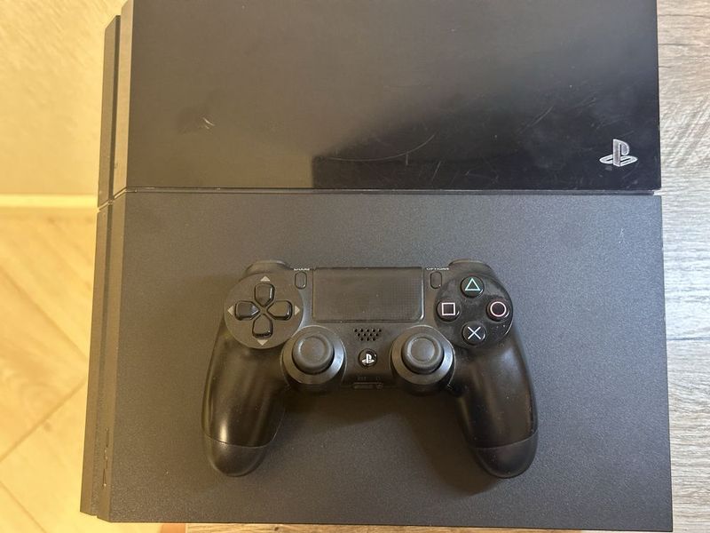 СРОЧНО!!! PS4 оригинал СРОЧНО!!! PS4 оригинал