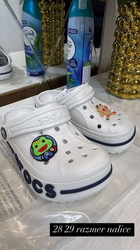 Crocs 27 27 razmer beliy. Rozivaya 33 razmer Crocs 27 27 razmer beliy. Rozivaya 33 razmer