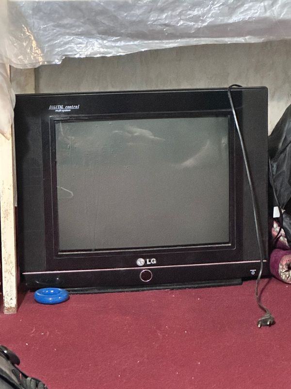 Eski televizor ishlaydi