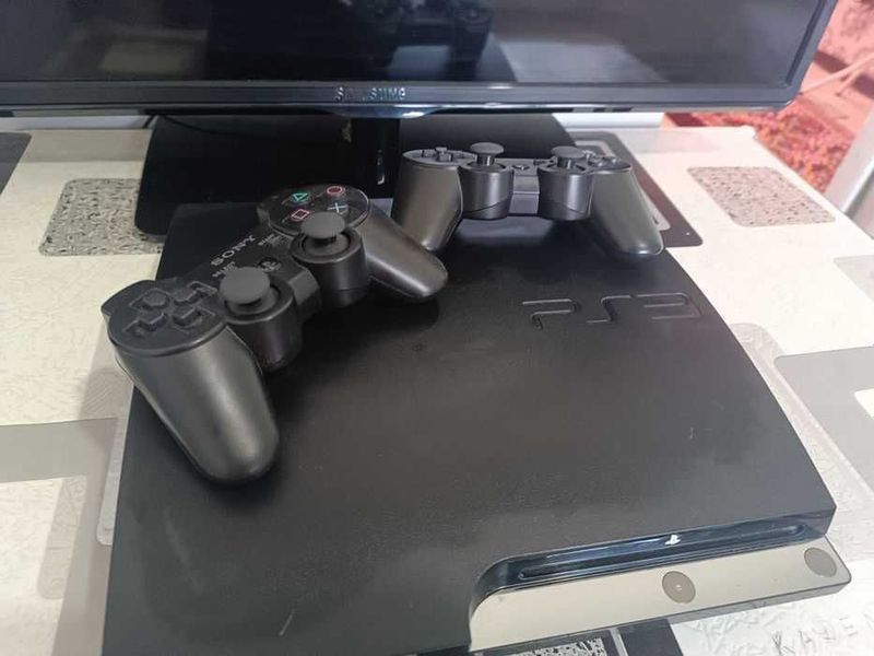 Продаю PS3 — легенда гейминга почти как новая! Продаю PS3 — легенда гейминга почти как новая!